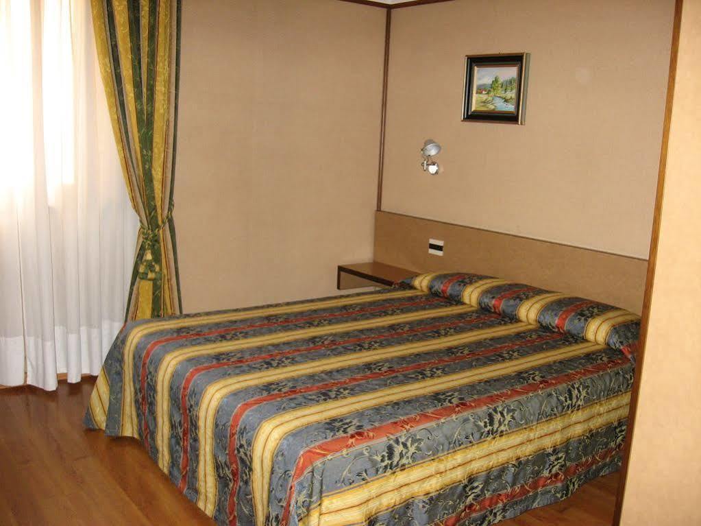 Hotel Plaza San Martino Siccomario Exterior foto